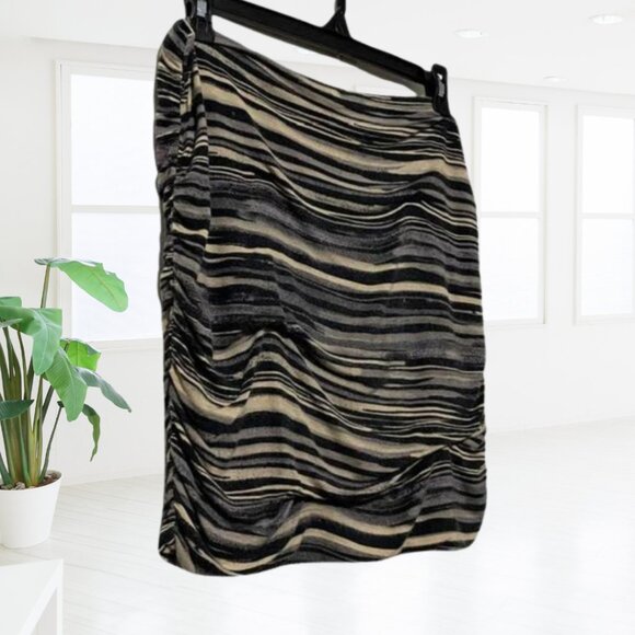 Free People Ruched Mini Skirt Size M | Zebra Stripe Bodycon Boho Chic - Picture 6 of 13